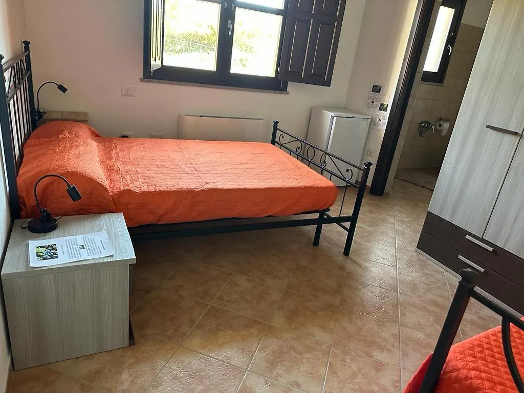 Agriturismo La Fillirea Sant' Antonio di Santadi Lantgård